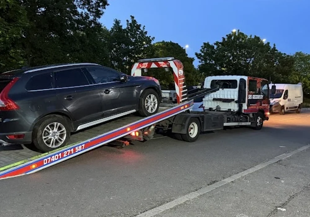 volvo xc90 recovery in bedfordshire